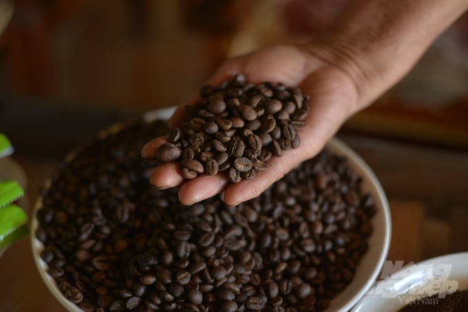 Năm 2022, sản lượng cà phê nhân xuất khẩu của tỉnh Lâm Đồng trên 90 ngàn tấn với giá trị đạt trên 180 triệu USD. Ảnh: Minh Hậu.