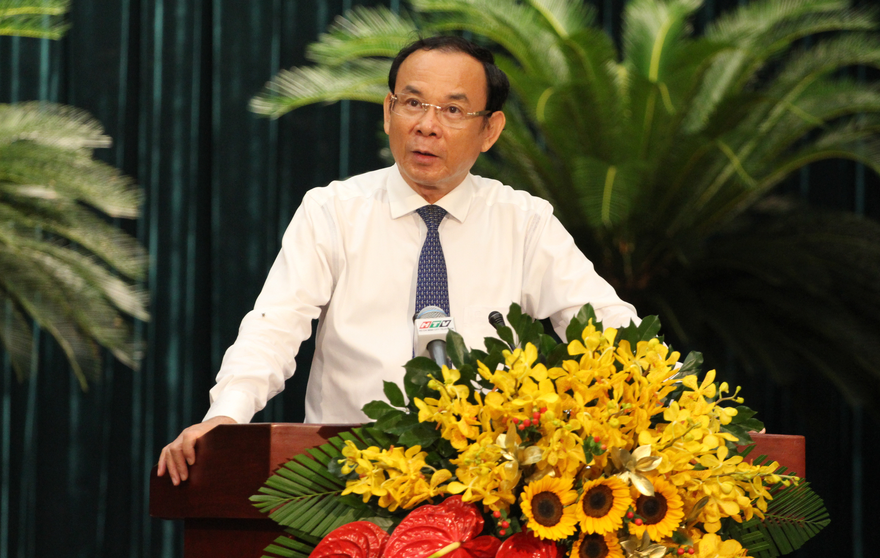 Bí thư Thành ủy TP.HCM Nguyễn Văn Nên phát biểu chỉ đạo tại kỳ họp HĐND TP.HCM khóa X. Ảnh: T.N.