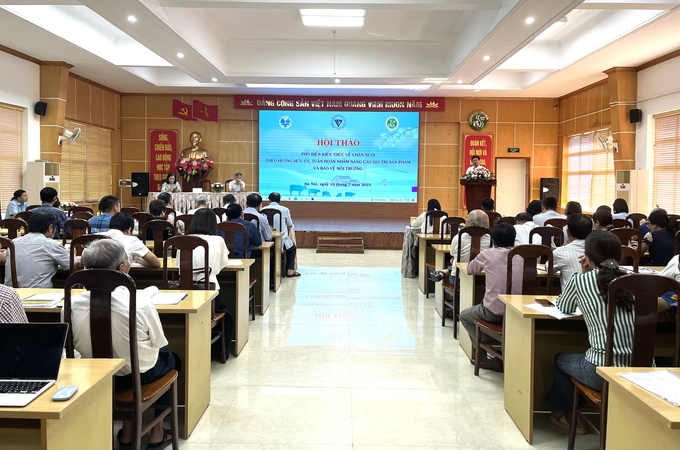 The Seminar on 'disseminating knowledge on livestock production in the organic and circular direction in order to improve product value and protect the environment' took place on July 10 at the National Institute of Animal Science. Photo: Hong Tham.