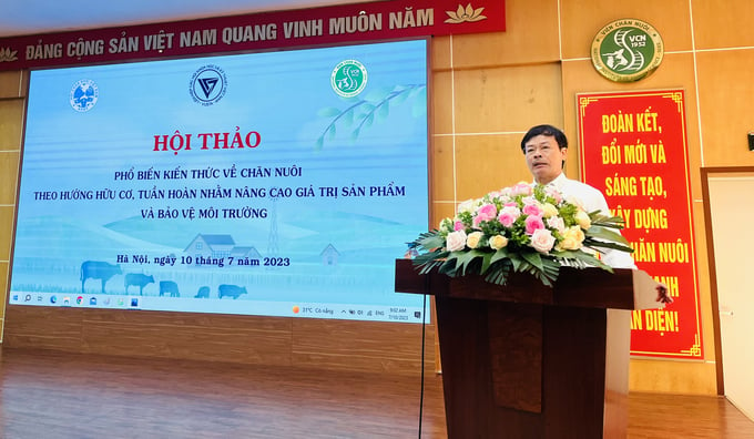 Ông Nguyễn Xuân Dương, Chủ tịch Hội Chăn nuôi Việt Nam cho rằng, chăn nuôi tuần hoàn là xu thế tất yếu. Ảnh: Hồng Thắm.