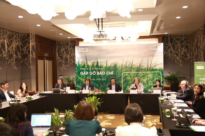 Overview of the dialogue and press conference of CropLife Vietnam. Photo: Lam Hung.