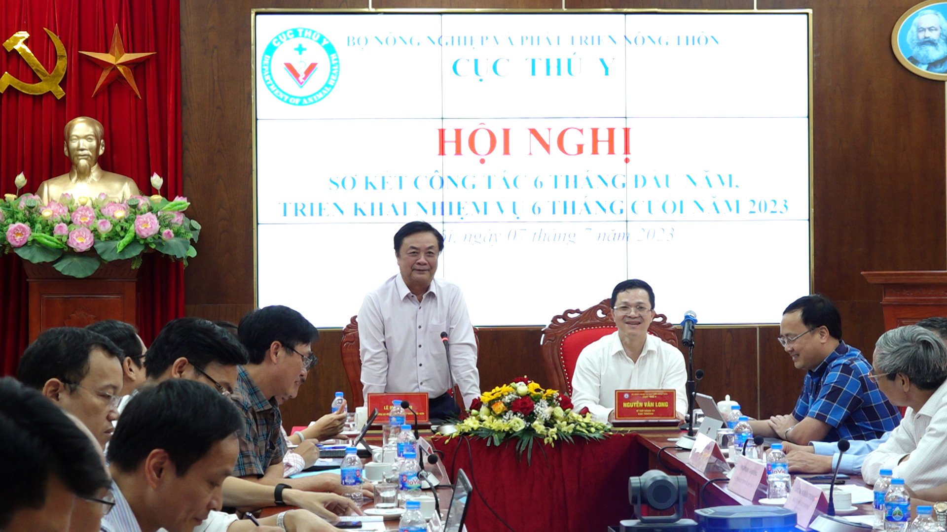 Bộ trưởng Bộ NN-PTNT Lê Minh Hoan đánh giá cao sứ mệnh, tâm huyết, công việc của những người công tác trong ngành thú y. Ảnh: Linh Linh.