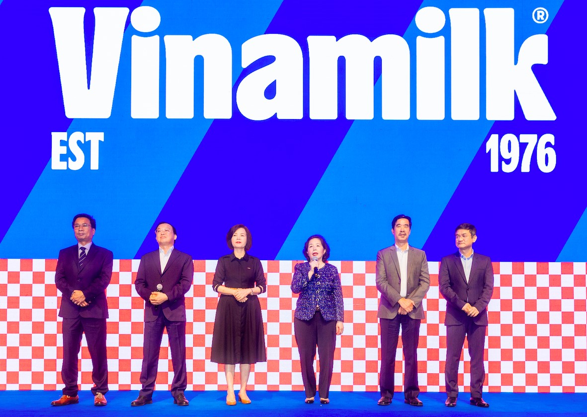 Vinamilk's executive board was also present at the event for employees on the morning of July 6 to share information about the company's future plans.