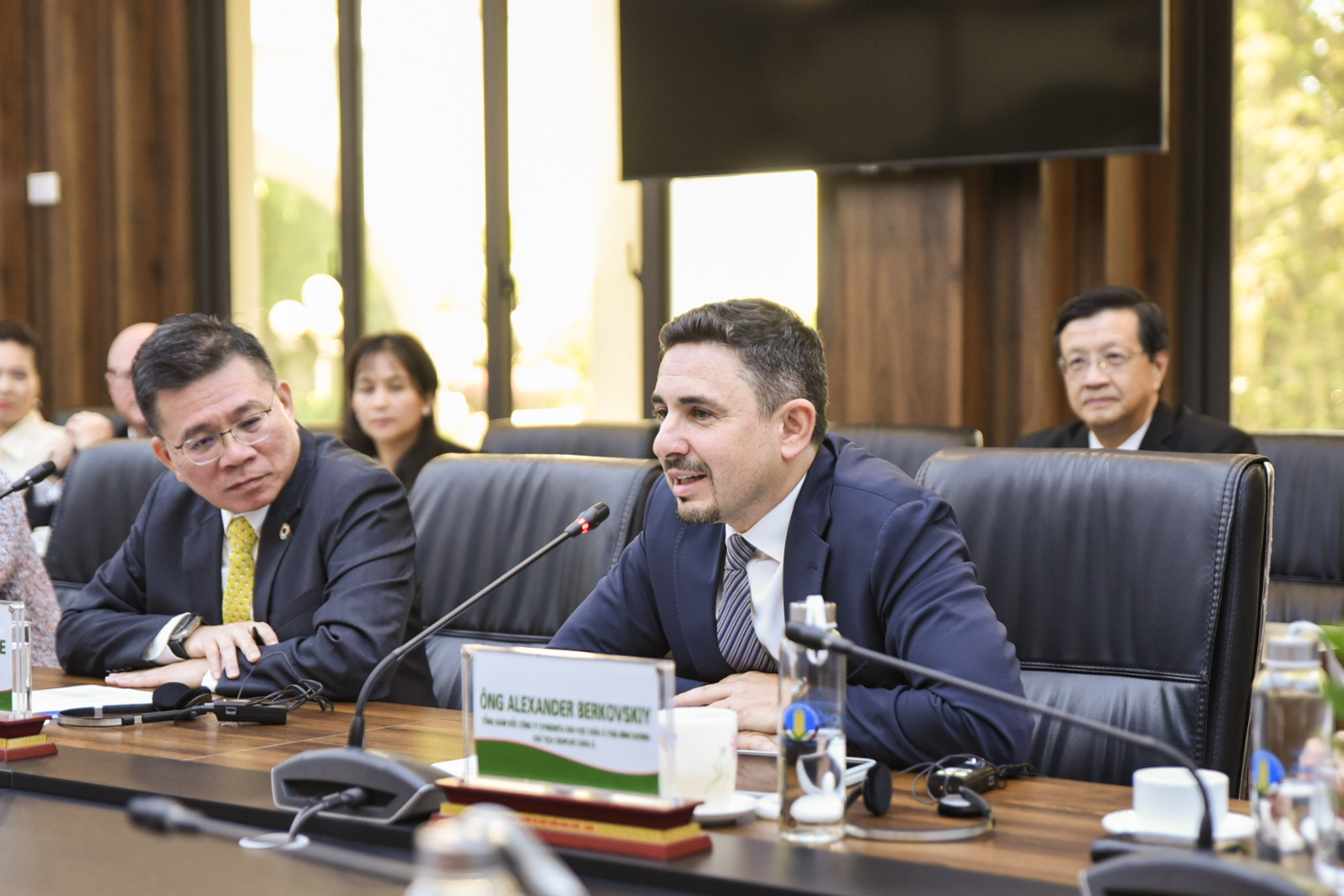Mr. Alexander Berkovskiy, President of CropLife Asia, considers Vietnamese farmers to be 'agricultural heroes.' Photo: Quynh Chi.