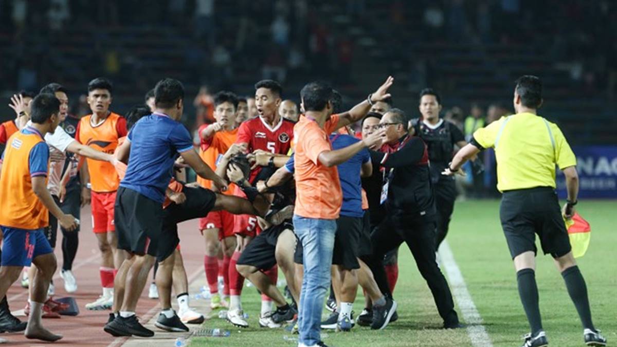 Vụ ẩu đả giữa U22 Thái Lan và U22 Indonesia diễn ra trong trận chung kết bóng đá nam SEA Games 32