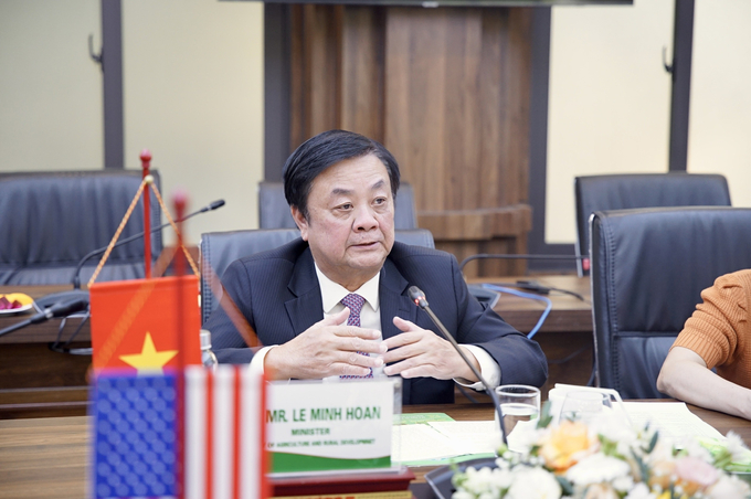 Minister Le Minh Hoan said that the demand for cooperation and investment in developing the livestock, slaughtering and feed production industries is huge. Photo: Linh Linh.