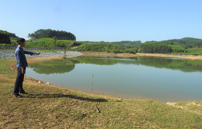Nhiều hồ đập ở huyện Hương Khê đã ở mực nước chết. Ảnh: Thanh Nga.