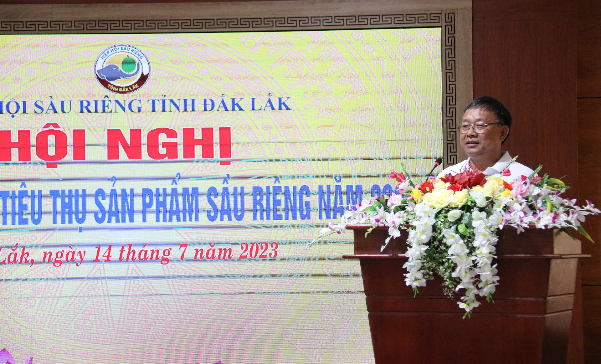 Ông Vũ Đức Côn, Phó Giám đốc Sở NN-PTNT kiêm Chủ tịch Hiệp hội Sầu riêng Đắk Lắk phát biểu tại hội nghị. Ảnh: Quang Yên.