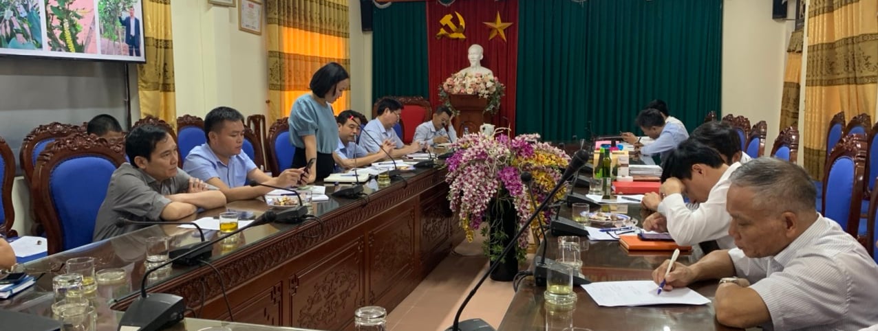 Nghe An Department of Agriculture and Rural Development discussed and exchanged with the Vietnam Macadamia Association about the development of macadamia trees on Nghe An soil.