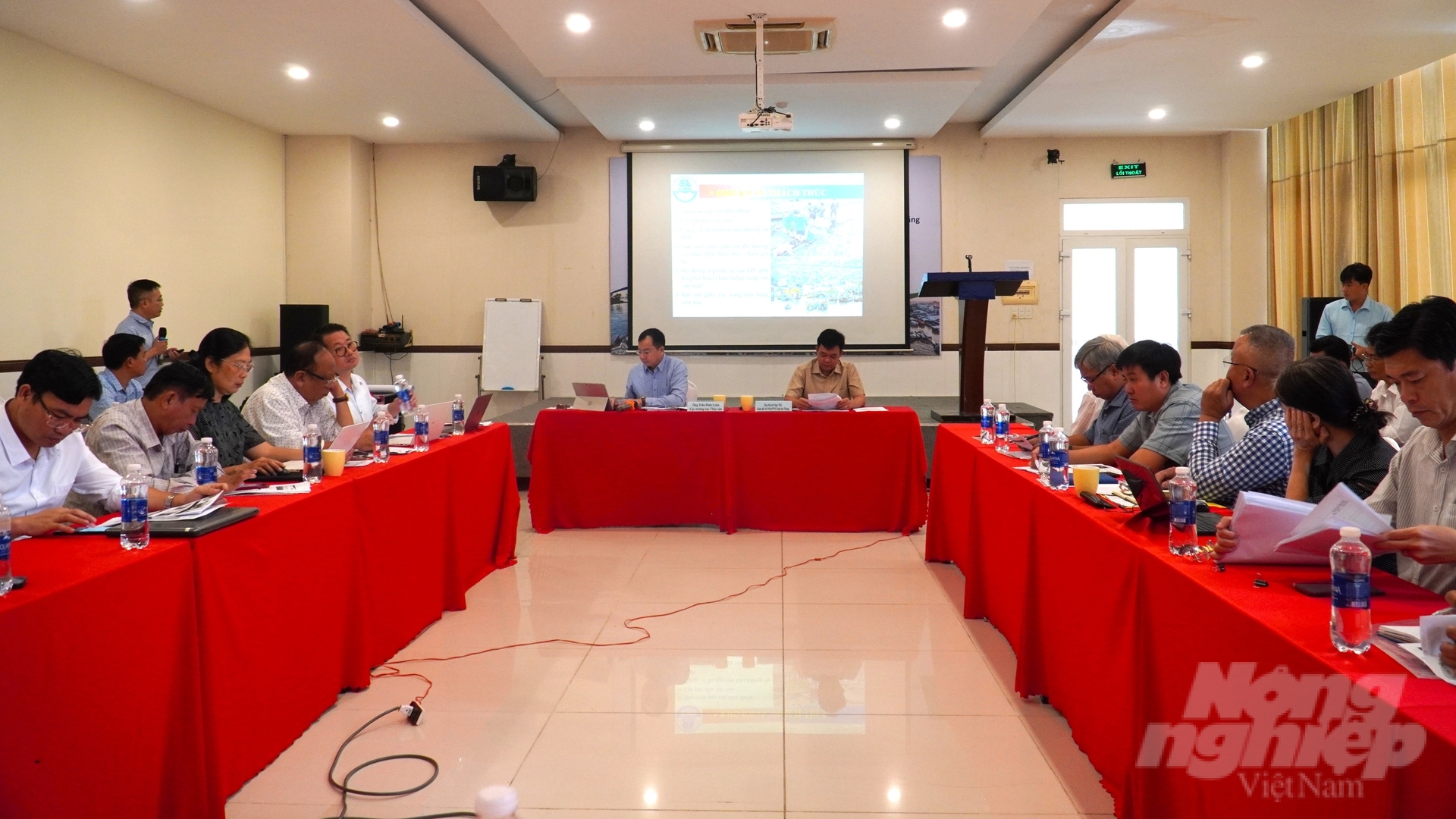 Consultation workshop on building 'Project of focal centers in Kien Giang, Ca Mau, Soc Trang associated with aquatic raw materials in coastal areas'. Photo: Kim Anh.