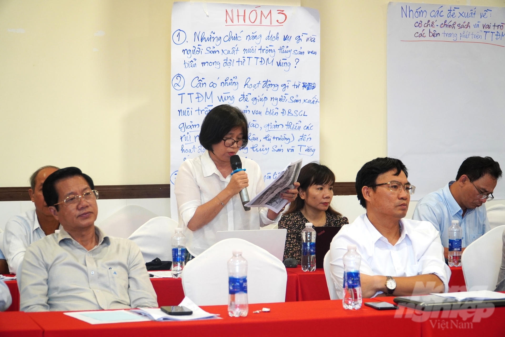 Delegates commented on developing the 'Project of focal centers in Kien Giang, Ca Mau and Soc Trang associated with aquatic raw materials in coastal areas'. Photo: Kim Anh.