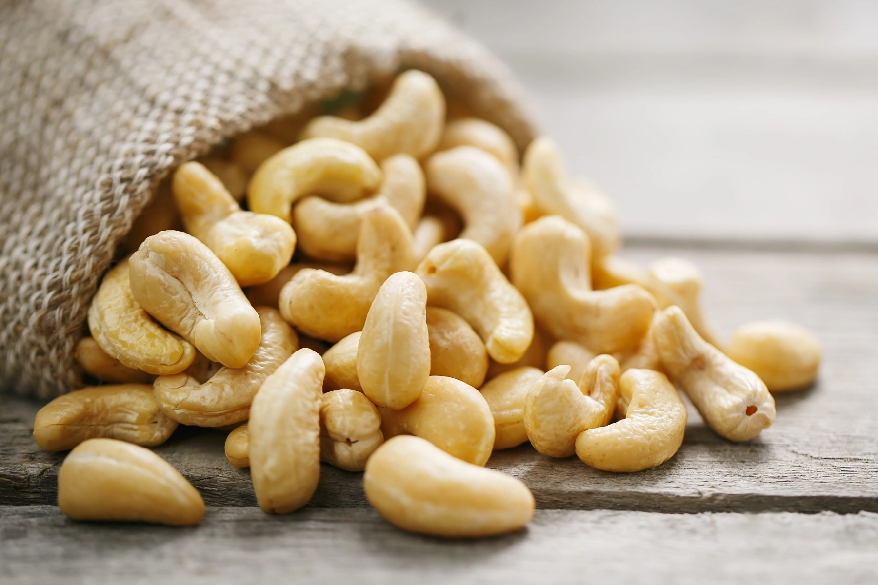 There is a suspicion that Vietnamese businesses have been scammed to export cashew kernels.