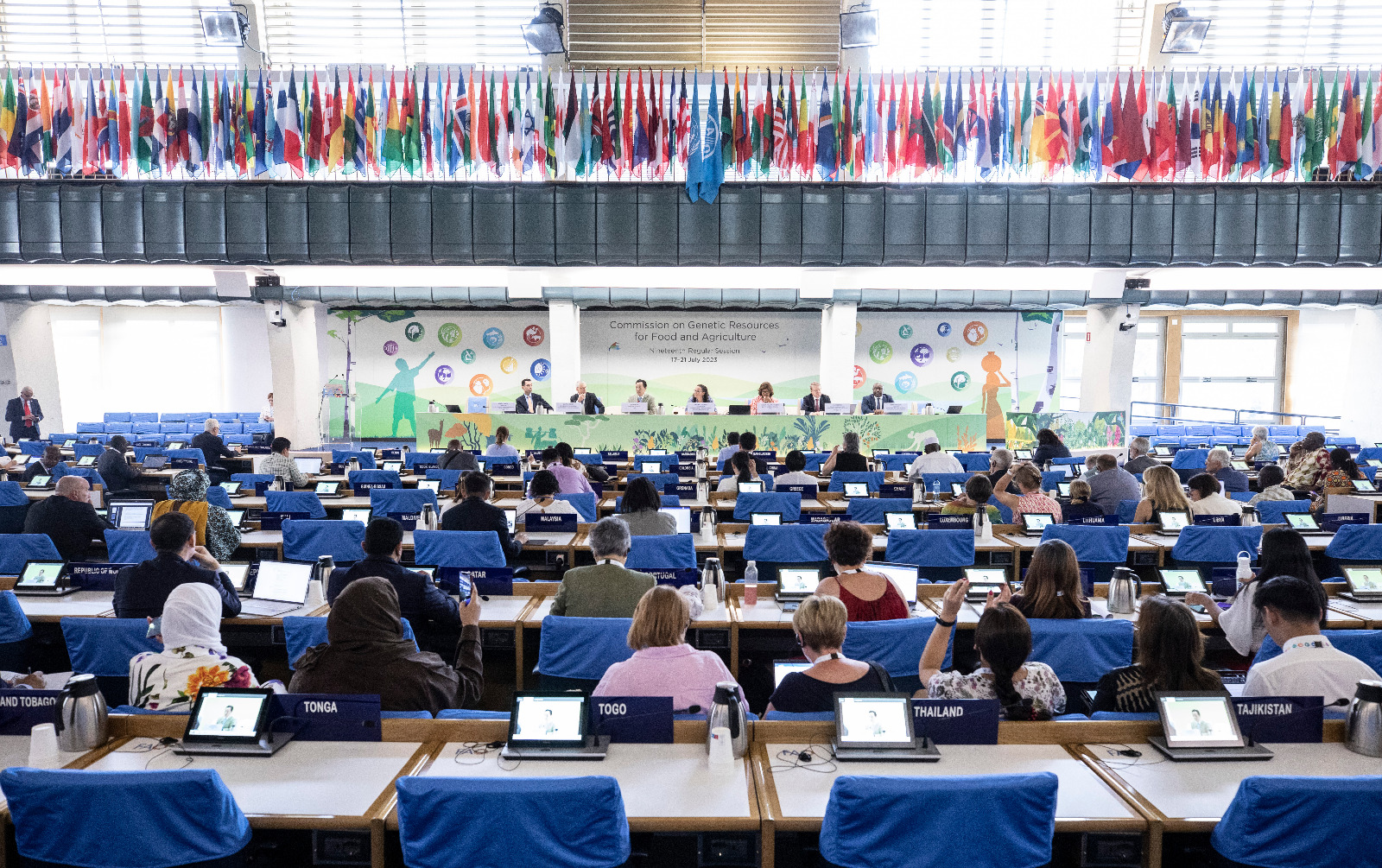 With 179 countries and the European Union as its Members, the Commission on Genetic Resources for Food and Agriculture guides the preparation of periodic global assessments of the status and trends of genetic resources and biodiversity for food and agriculture.