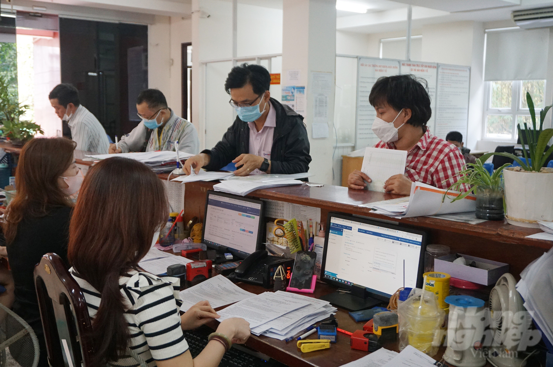 Theo Bảo hiểm xã hội TP.HCM, 6 tháng đầu năm 2023, TP.HCM có hơn 82.258 doanh nghiệp chậm đóng BHXH, BHTN, BHYT. Ảnh: Nguyễn Thủy.