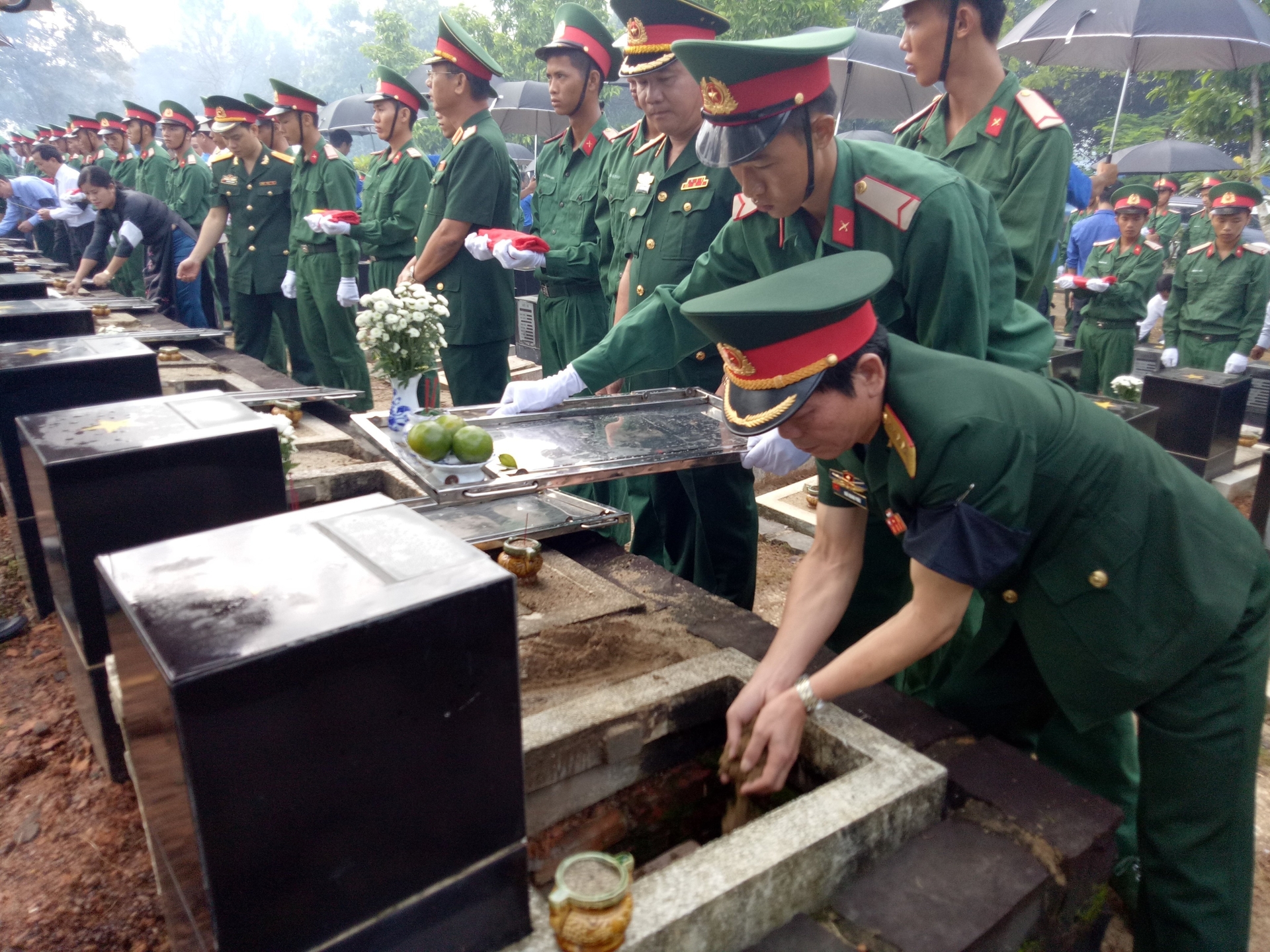 Điều người thương binh già Vũ Đình Luật trăn trở nhất hiện nay các liệt sỹ chưa tìm thấy còn nhiều lắm, ở khắp mọi nơi.