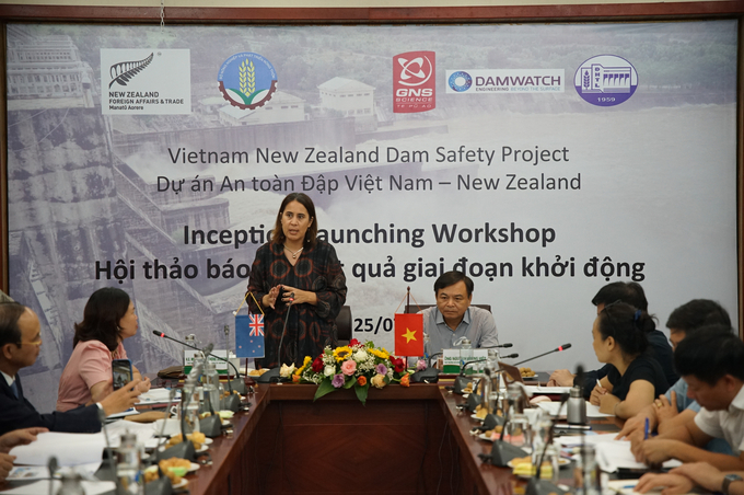 Bà Tredene Dobson, Đại sứ đặc mệnh toàn quyền New Zealand tại Việt Nam, bày tỏ sự vui mừng khi dự án đã đi đến Pha 3. Ảnh: Linh Linh. 