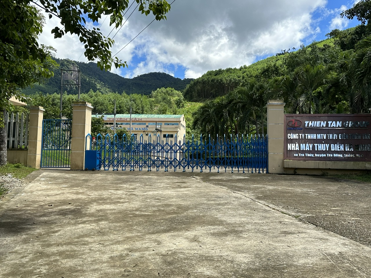 Thủy điện Hà Nang của Công ty TNHH MTV Thiên Tân được xây dựng ở thôn 5, xã Trà Thủy (Trà Bồng, Quảng Ngãi). Ảnh: L.K.