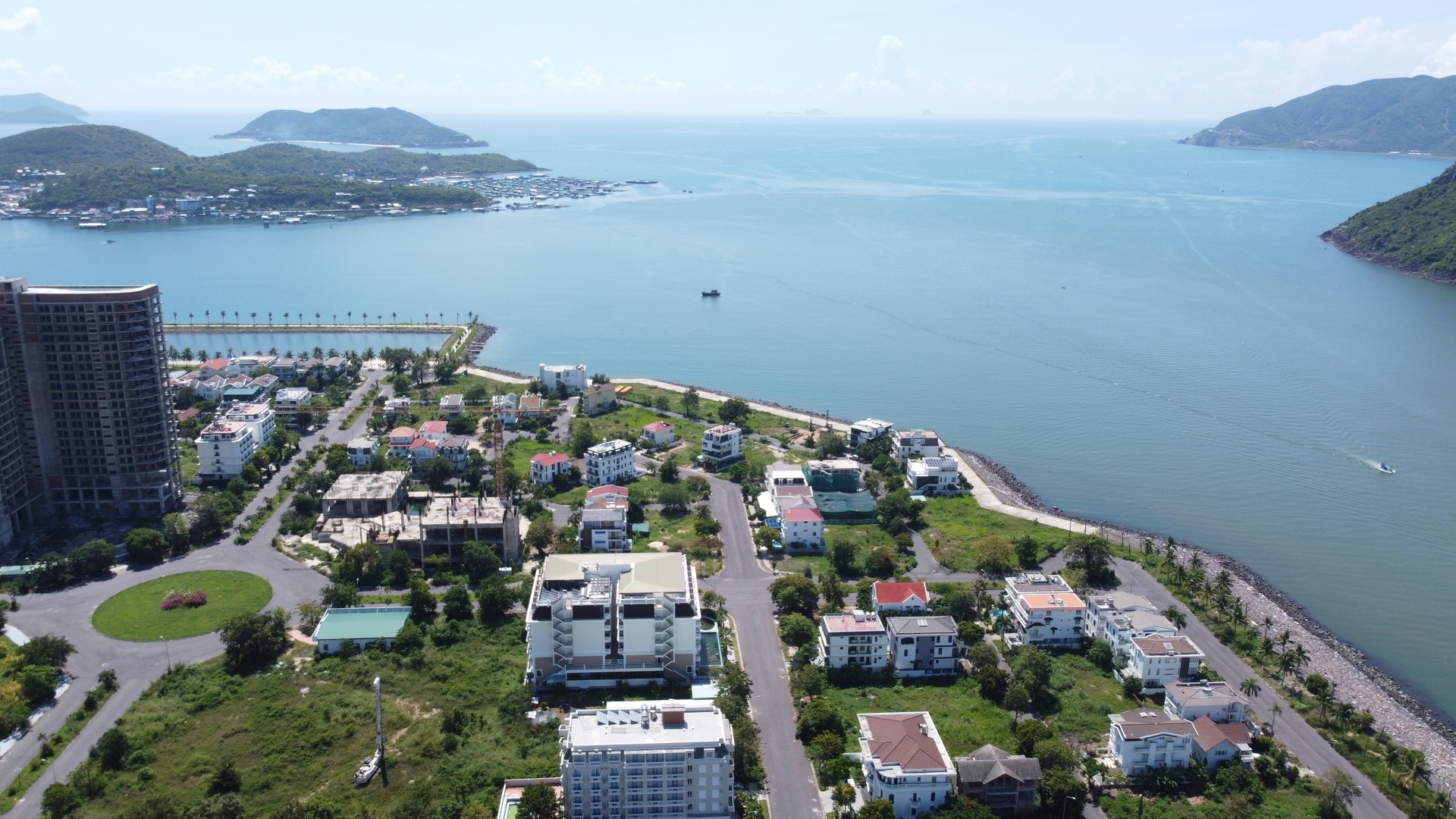 Khanh Hoa is increasingly becoming an attractive destination for big investors. Photo: TN.
