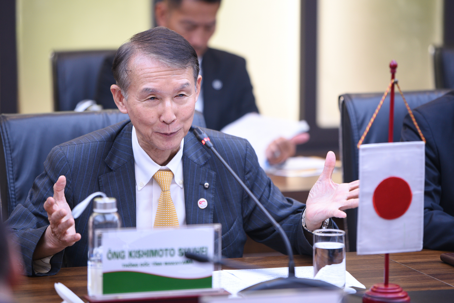 Wakayama Prefecture Governor Kishimoto Shuhei spoke at the meeting. Photo: Tung Dinh.