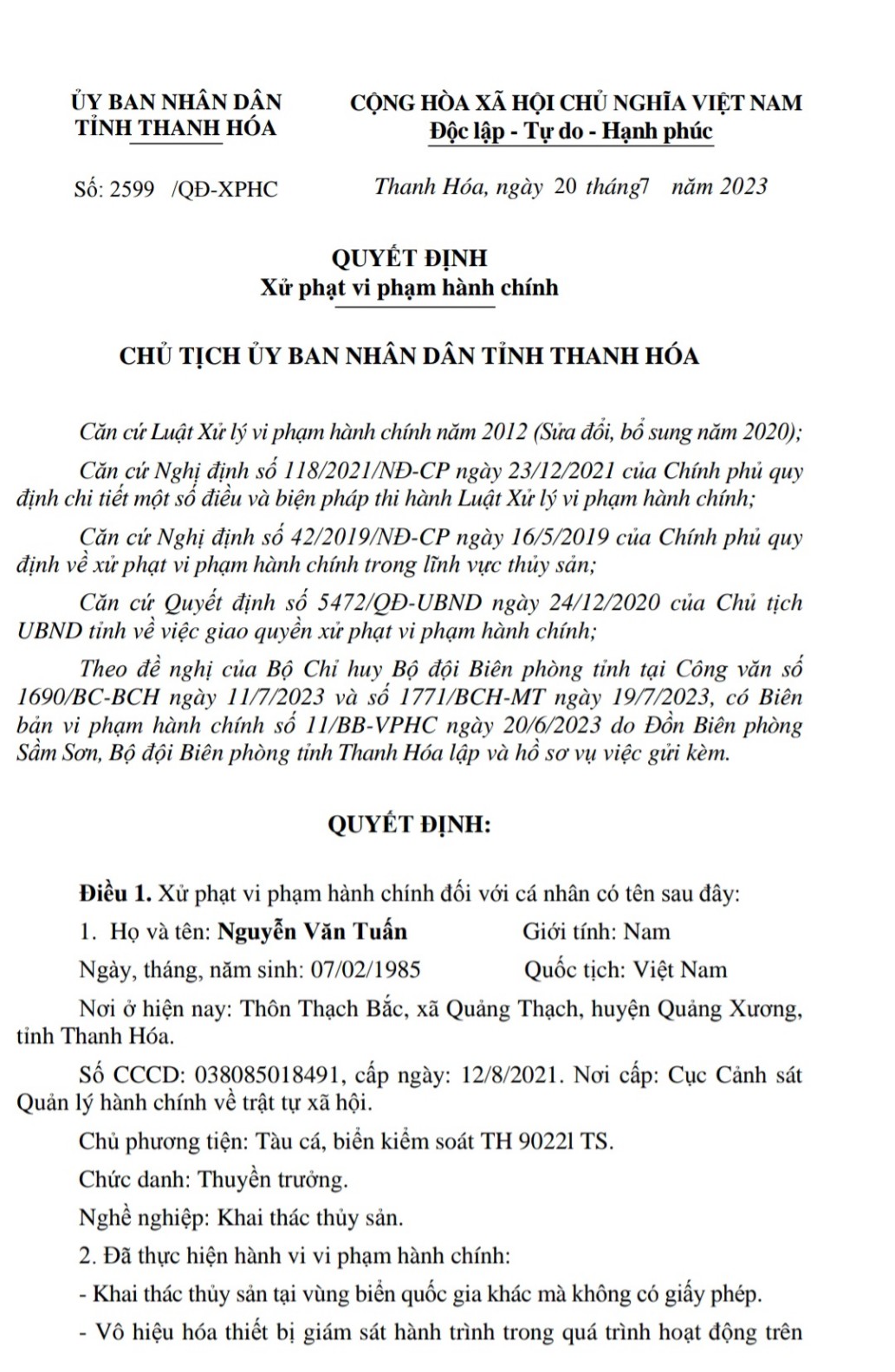 Quyết định xử phạt vi phạm hành chính đối với ông Nguyễn Văn Tuấn. Ảnh: Quốc Toản.