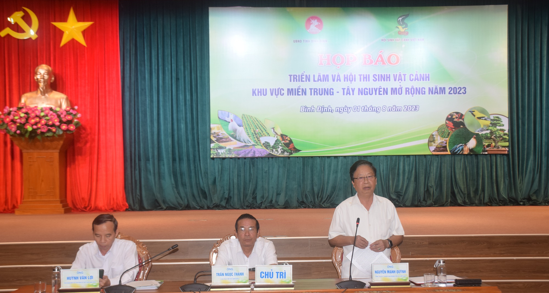 Ông Nguyễn Mạnh Quỳnh, Tổng Thư ký Hội Sinh vật cảnh Việt Nam, phát biểu tại buổi họp báo. Ảnh: V.Đ.T.