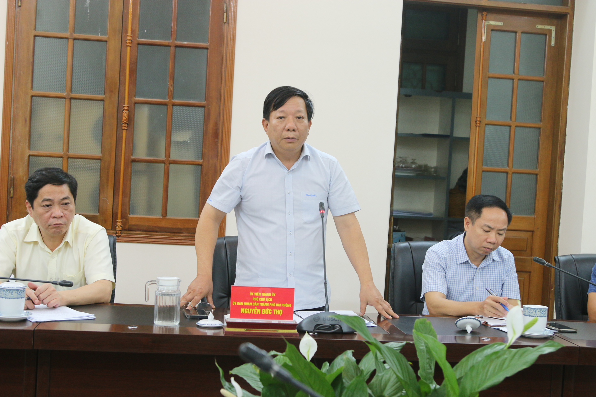 Ông Nguyễn Đức Thọ - Phó Chủ tịch UBND TP Hải Phòng - tiếp thu các ý kiến chỉ đạo của lãnh đạo Bộ NN-PTNT tại buổi làm việc. Ảnh: Đinh Mười.