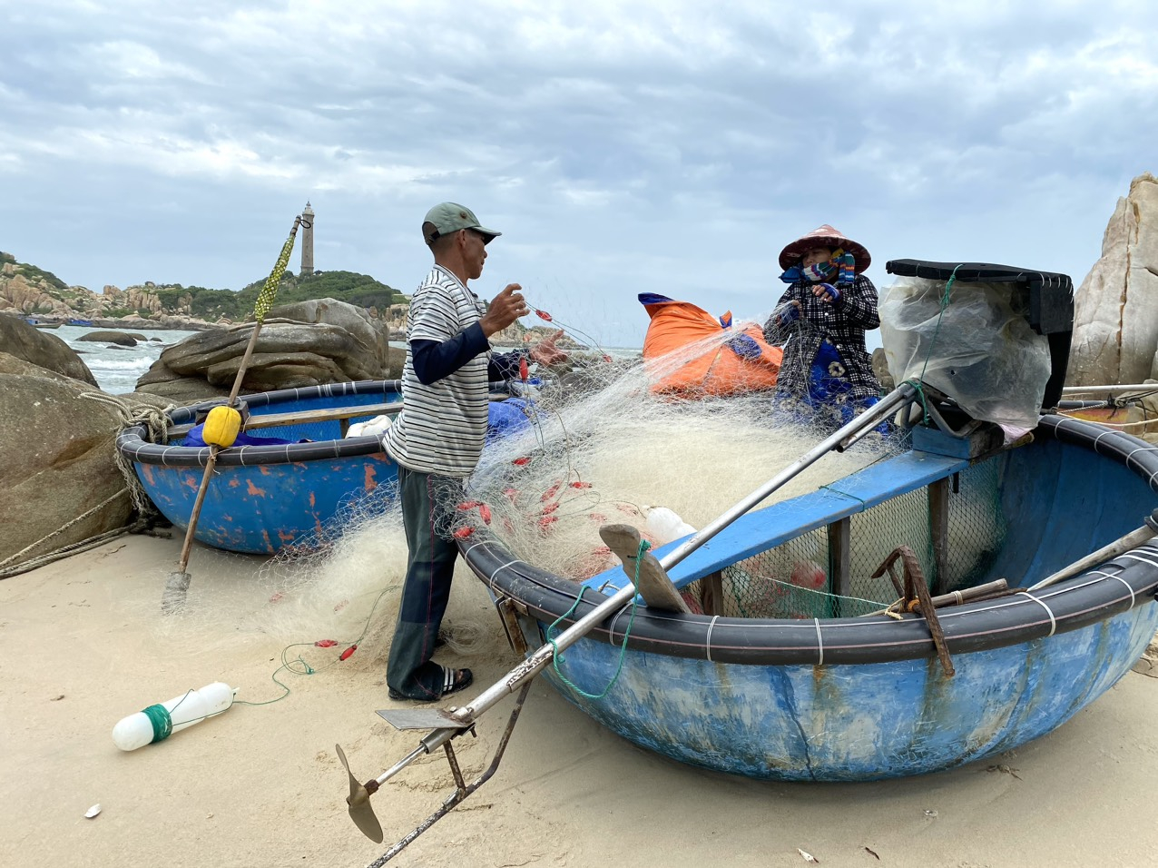Cuộc sống ngư dân ở thôn Kê Gà.