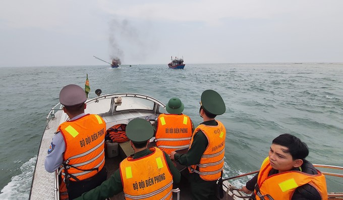 Quang Binh Border Guard forces patrol coastal waters. Photo: T.Phung.