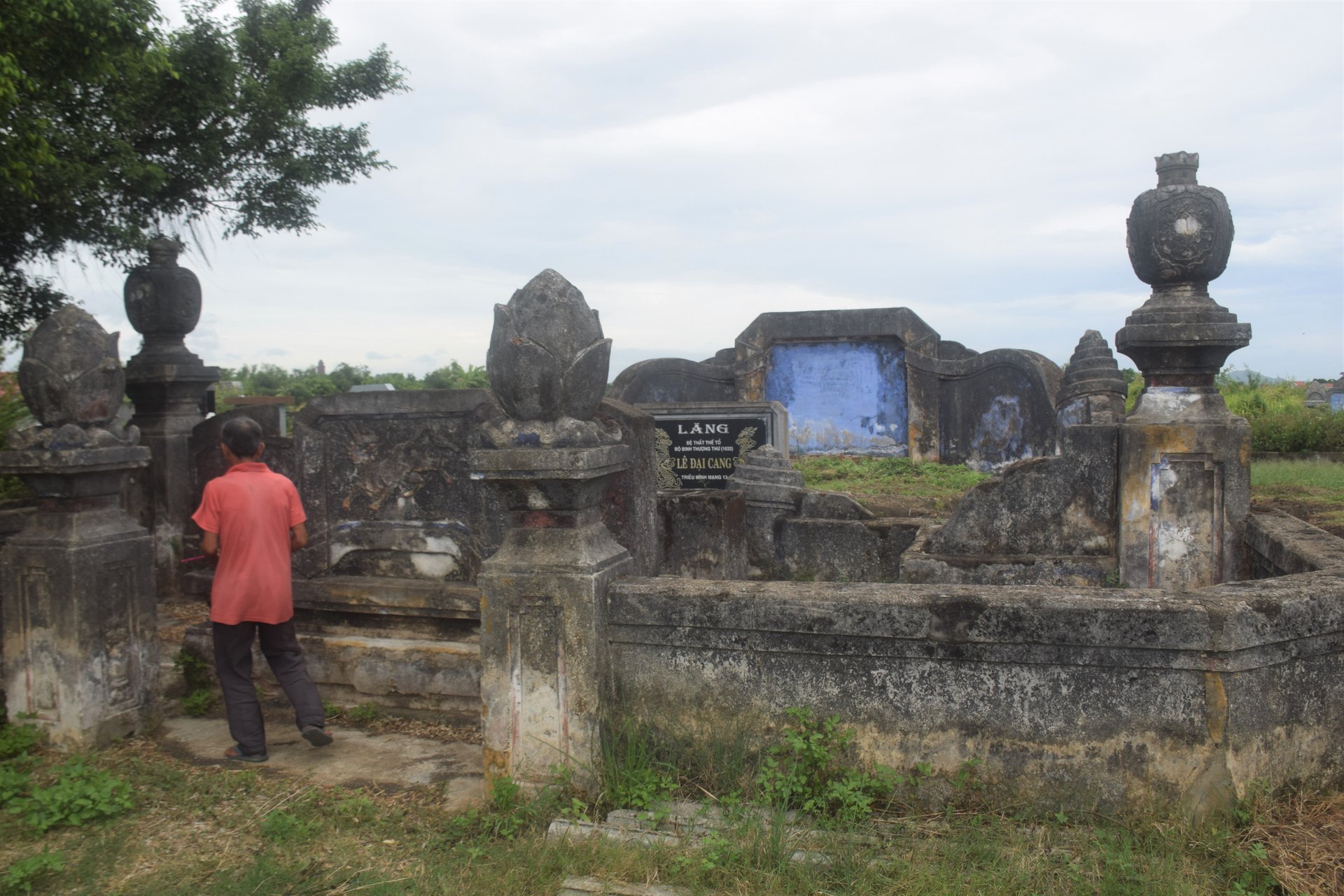 Lăng mộ của cụ Lê Đạt Cang nằm trong Khu lăng mộ của dòng họ Lê gia ở thôn Luật Chánh, xã Phước Hiệp (huyện Tuy Phước, Bình Định). Ảnh: V.Đ.T.