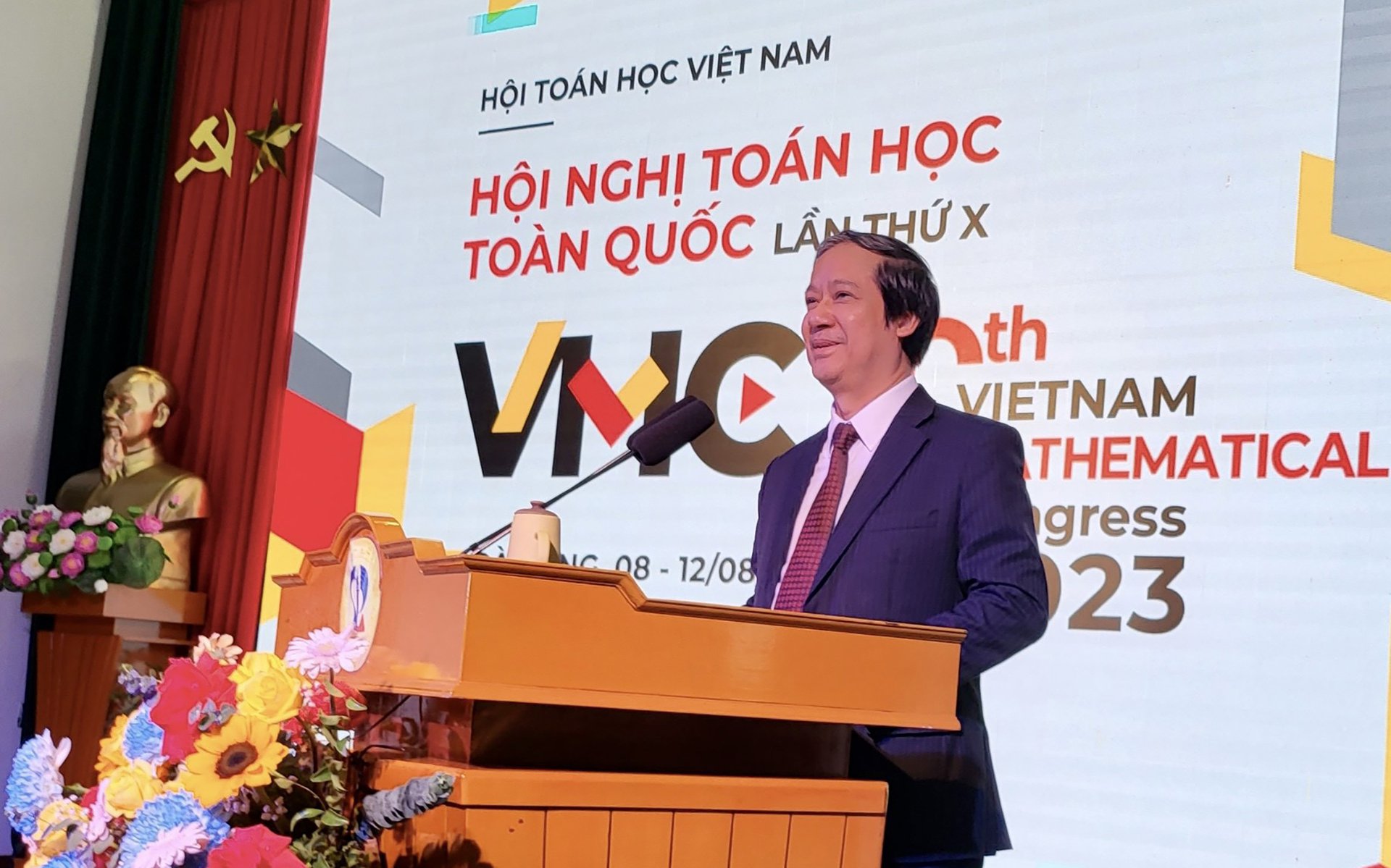 Bộ trưởng Nguyễn Kim Sơn phát biểu tại Hội nghị Toán học toàn quốc lần thứ X. Ảnh: MOET.
