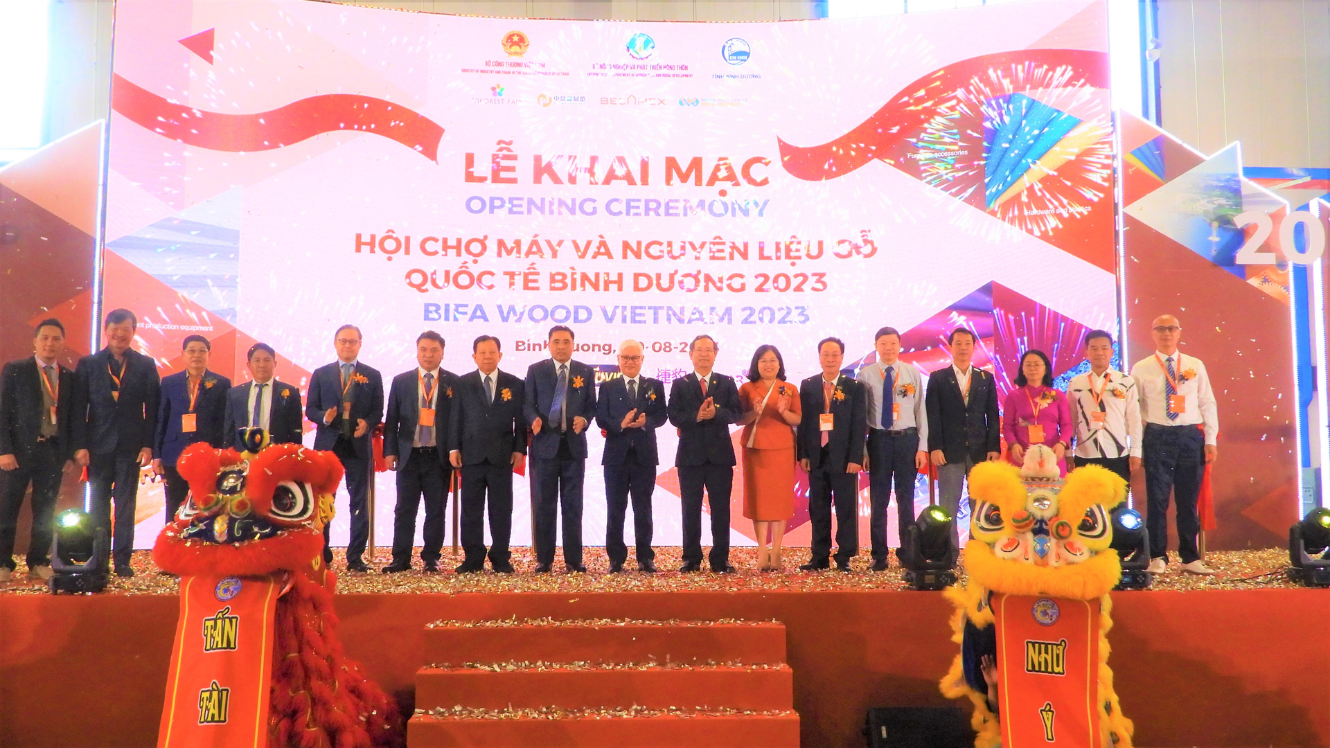 The Binh Duong International Wood, Machinery, and Materials Exhibition - BIFA WOOD VIETNAM 2023 was officially opened. Photo: Tran Trung.
