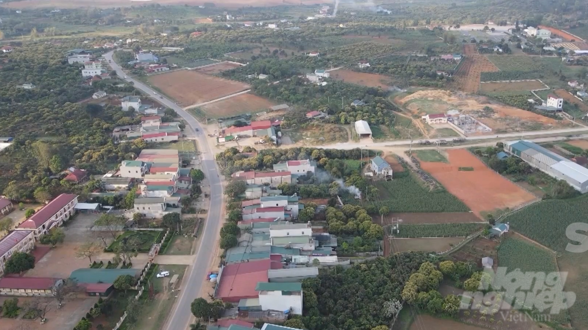 Bản Trung Tâm ở xã Chiềng Mung, huyện Mai Sơn. Chiềng Mung là xã vừa công bố về đích NTM đầu năm 2023. Ảnh: Thanh Hải.