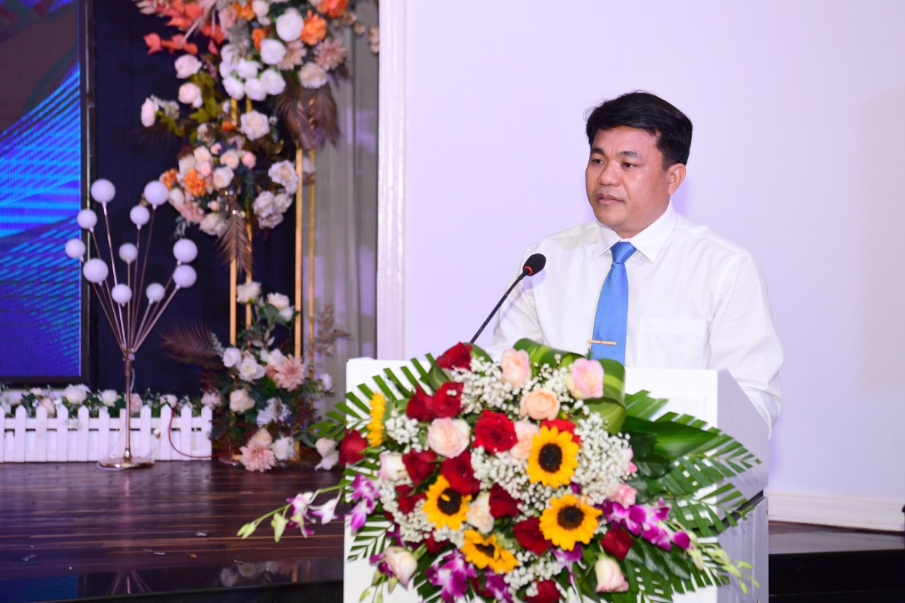 Ông Nguyễn Duy Quang, Phó Giám đốc Sở NN-PTNT Khánh Hòa giới thiệu công tác chuẩn bị ra mắt Quỹ hỗ trợ phát triển nghề cá Khánh Hòa. Ảnh: PV.