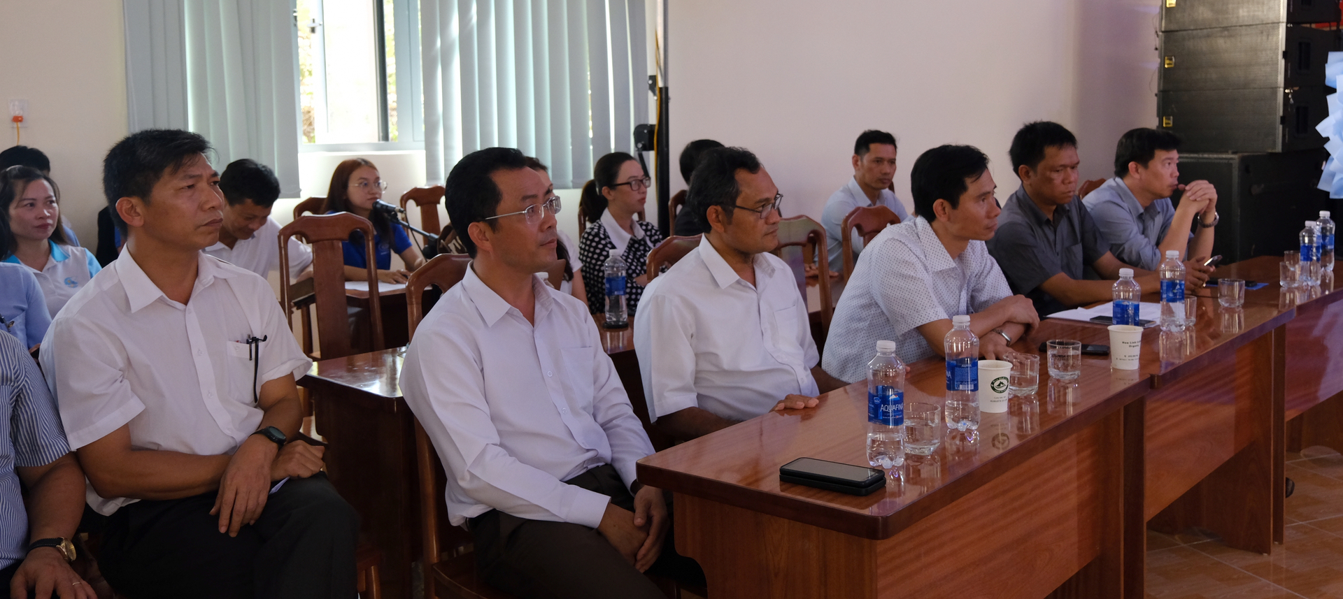 Đại diện các sở, ban ngành, UBND huyện Di Linh tham dự Ngày hội tri ân người trồng cà phê. Ảnh: N.N.