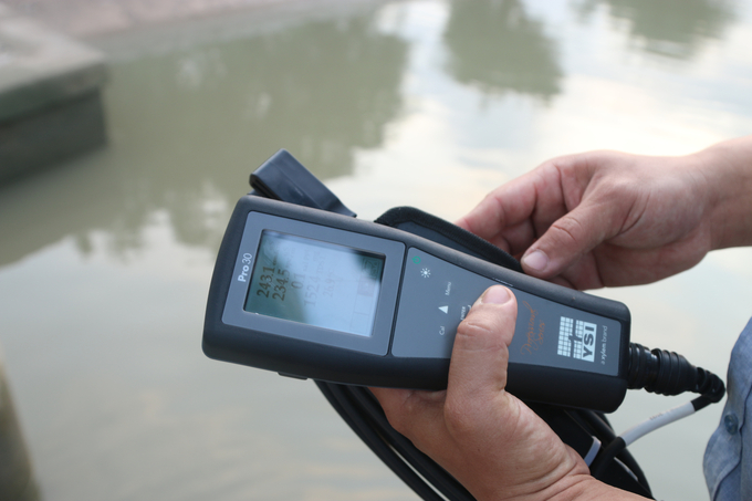 Saltwater intrusion is getting deeper and deeper, affecting the water input to the irrigation system. Photo: Dinh Muoi.