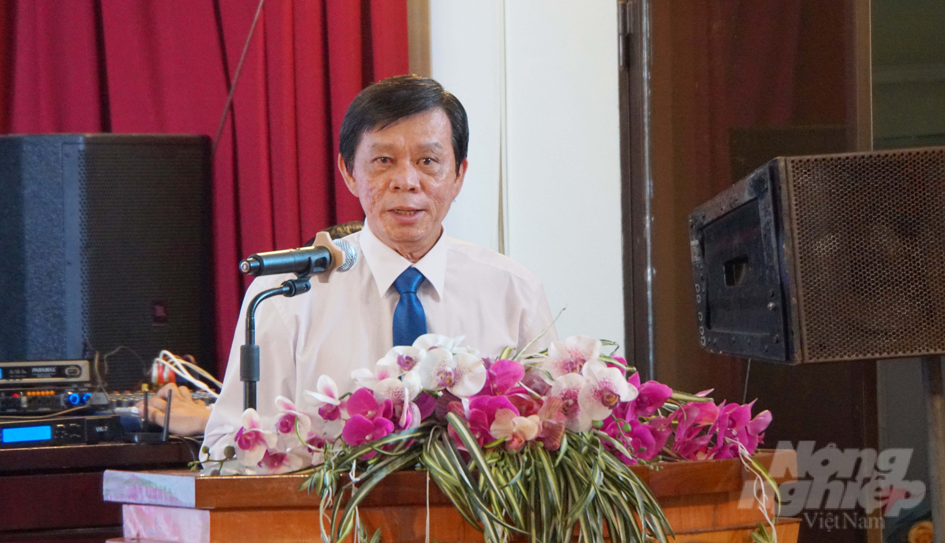 Ông Nguyễn Ngọc Thương ôn lại kỉ niệm 30 năm thành lập và phát triển của Liên minh HTX tỉnh Bà Rịa - Vũng Tàu. Ảnh: Lê Bình.