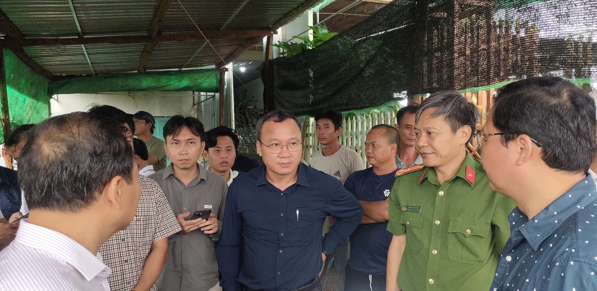 Đoàn công tác Ủy ban An toàn Giao thông Quốc gia kiểm tra hiện trường vụ tai nạn giao thông đặc biệt nghiêm trọng ở huyện Chư Pưh, tỉnh Gia Lai. Ảnh: Tuấn Anh.