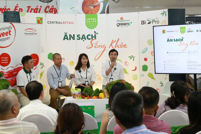 Speakers at the seminar 'Eat clean, live healthy'. Photo: Lam Hung.