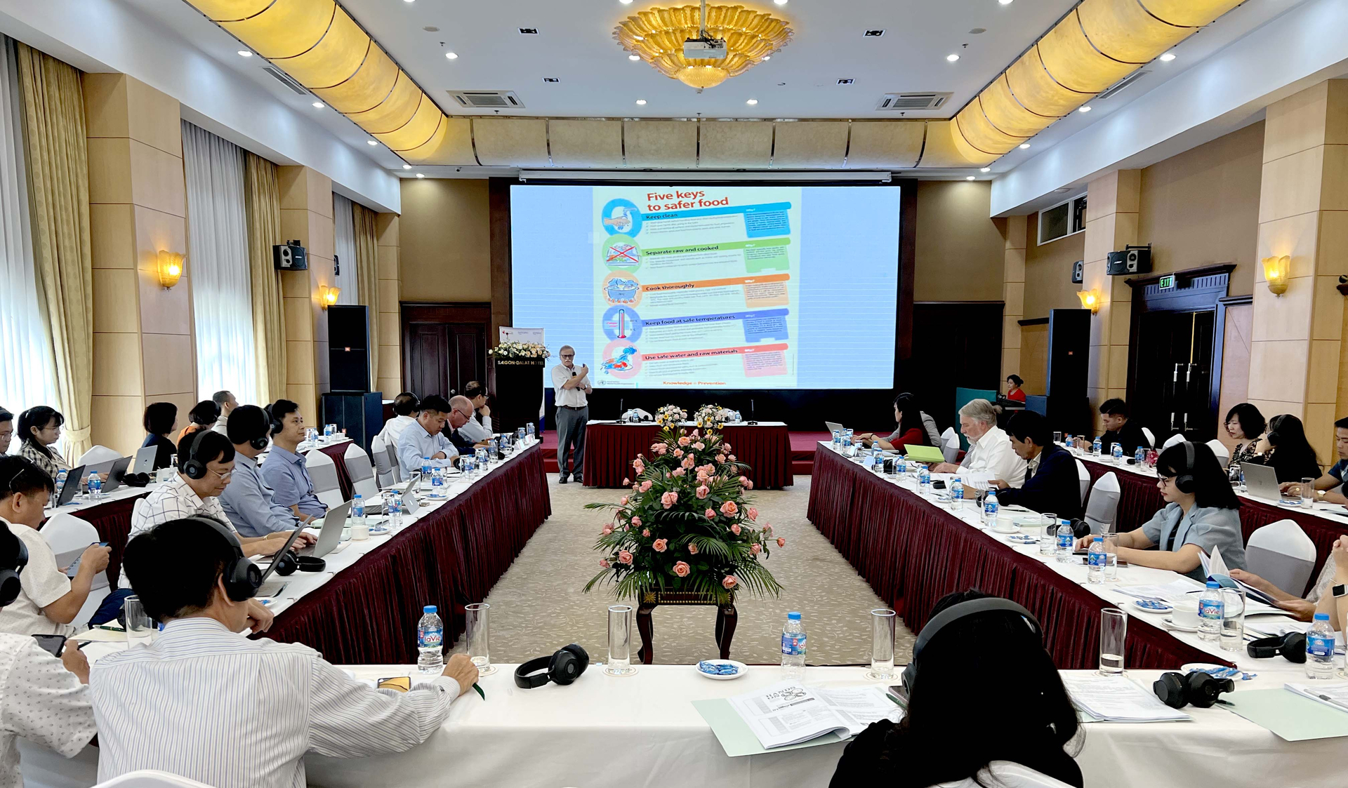 The national education, communication, and food safety culture conference was held in Da Lat City, Lam Dong, on August 15. Photo: Minh Hau.