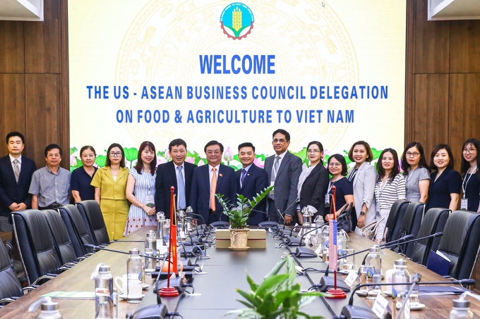 Bộ trưởng Lê Minh Hoan và Hội đồng Kinh doanh Hoa Kỳ - ASEAN (USABC). Ảnh: Quỳnh Chi.