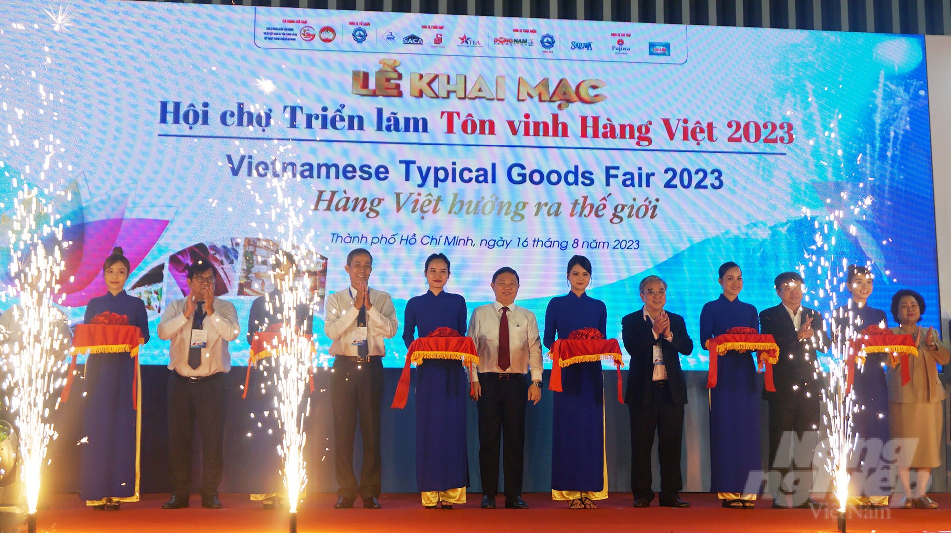 Opening the Vietnamese Typical Goods Fair 2023. Photo: Nguyen Thuy.