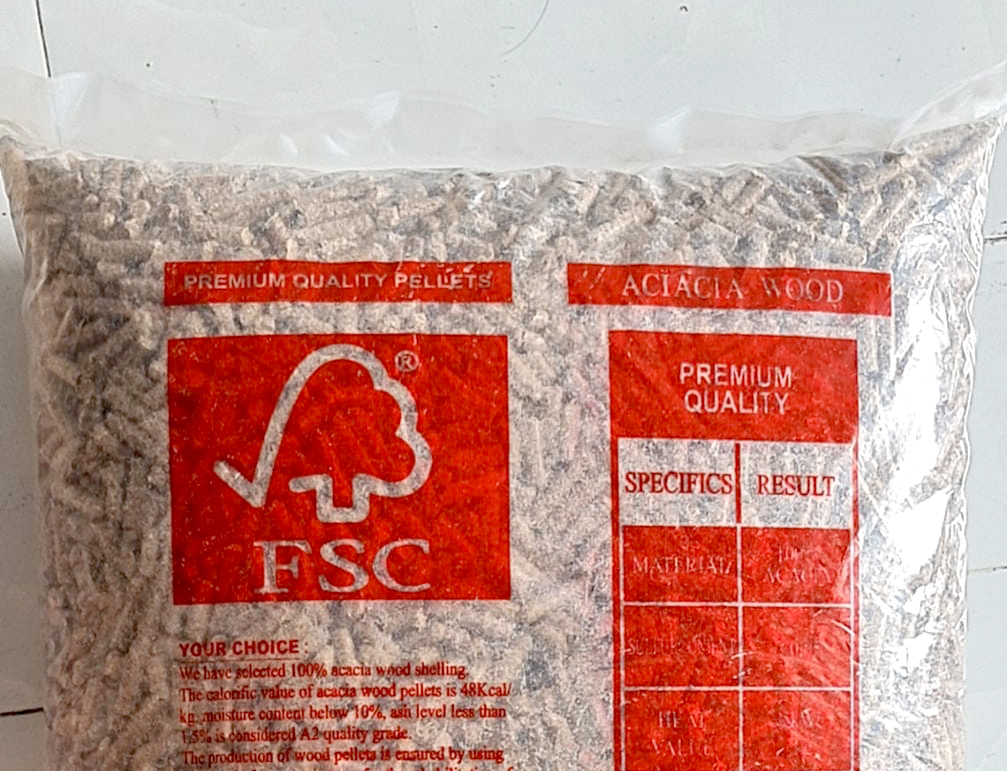 Tablets manufactured from FSC certified wood. Photo: Son Trang.