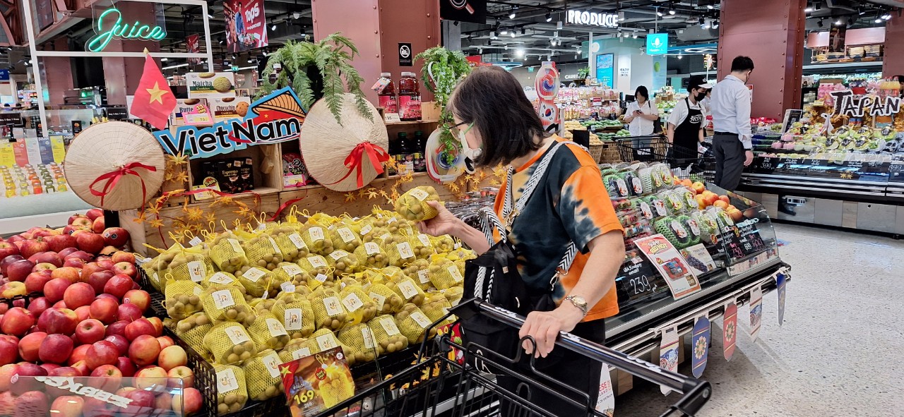 Trái nhãn Việt Nam có giá bán 230.000 đồng/kg tại Trung tâm thương mại CentralwOrld, Bangkok, Thái Lan.