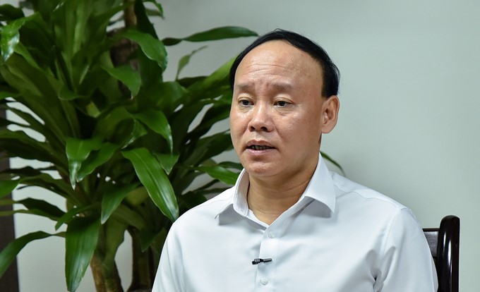 Mr. Nguyen Tung Phong, Director of the Department of Water Resources, talked with the Vietnam Agriculture Newspaper. Photo: MP.