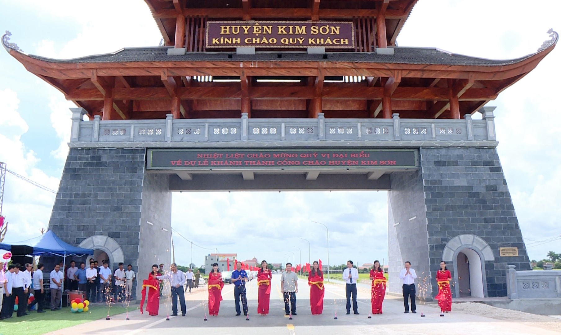 Kim Sơn là huyện cuối cùng của tỉnh Ninh Bình được công nhận đạt chuẩn nông thôn mới.