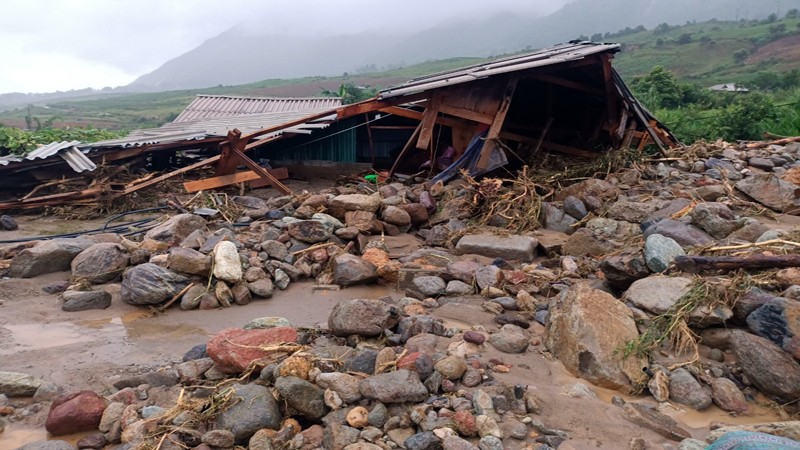 Mưa lũ và sạt lở đất gây thiệt hại nghiêm trọng tại địa bàn huyện Than Uyên.