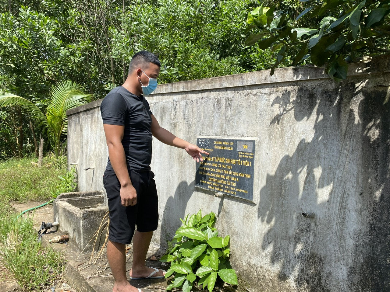 Công trình cấp nước sinh hoạt cho người dân xã Trà Thủy (huyện Trà Bồng, Quảng Ngãi) chỉ hoạt động được 1 thời ngắn, đến nay đã không còn nước. Ảnh: L.K.