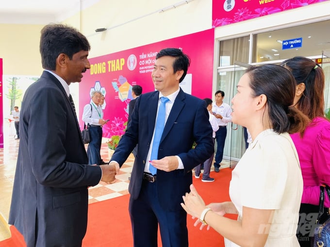 Indian investors come to Dong Thap to learn about the current scene and potential for investment. Photo: Le Hoang Vu.