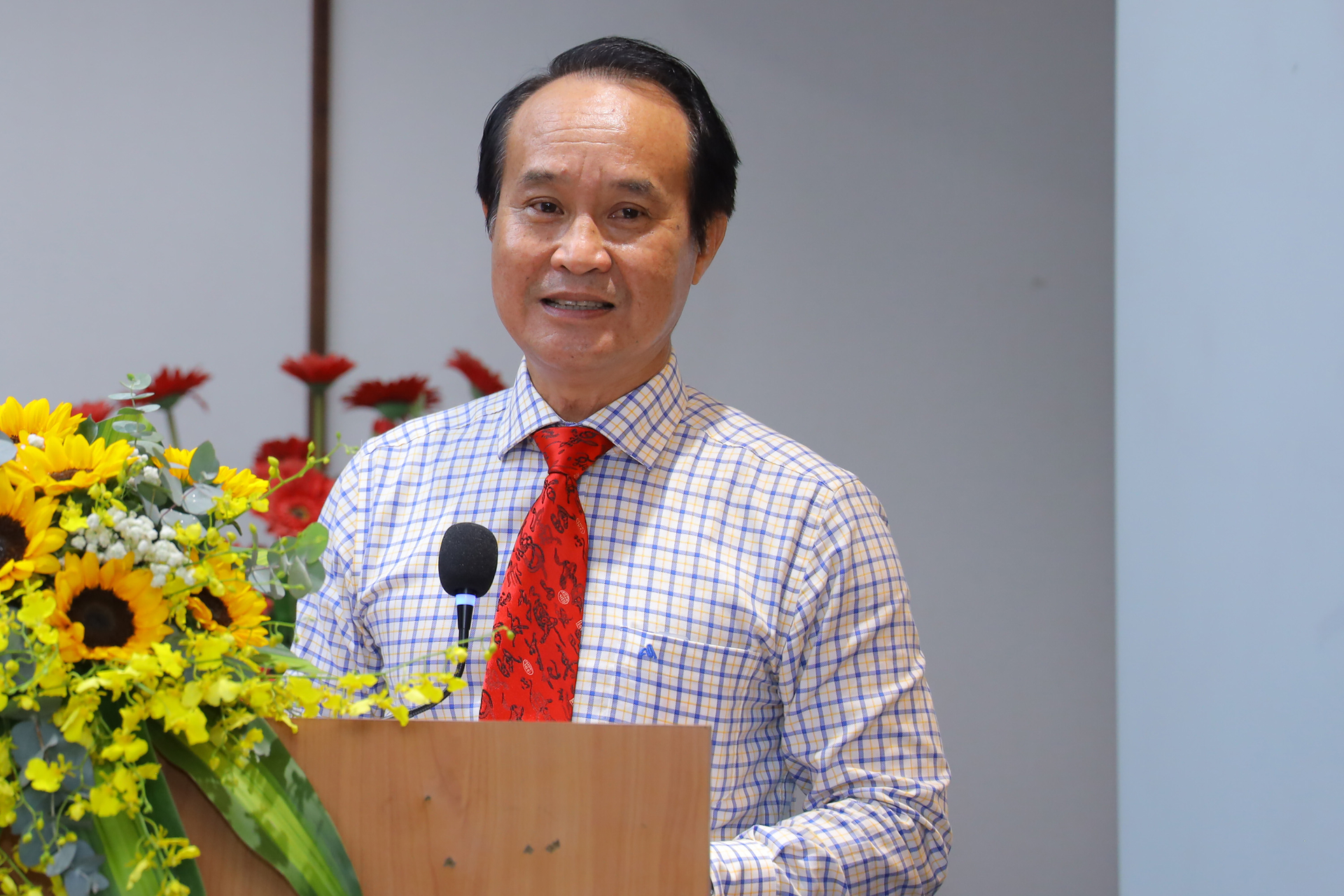 Ông Lưu Văn Phi, Giám đốc Sở Công thương tỉnh Tiền Giang thông tin tại buổi họp báo.