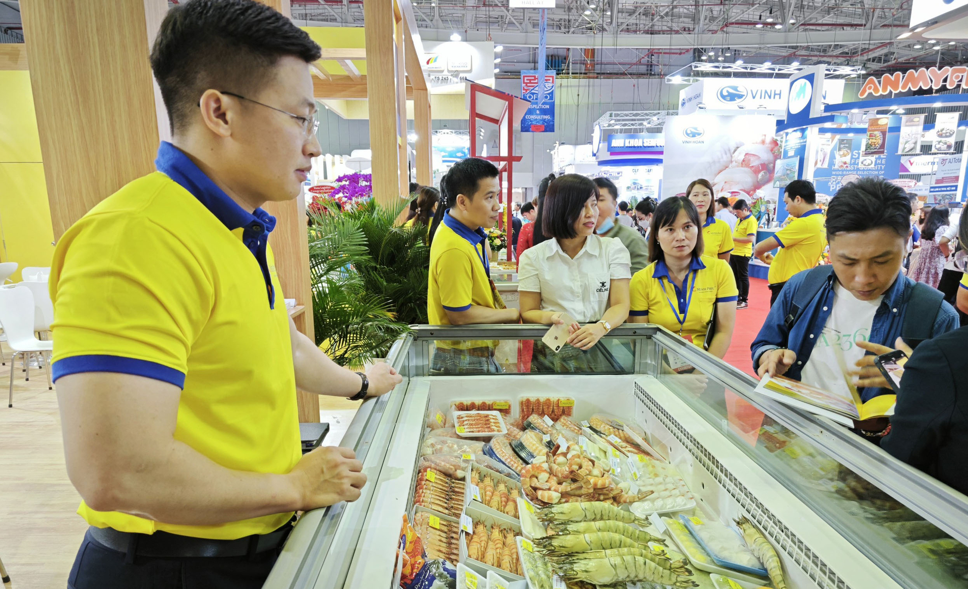 A stall of Vietnamese shrimp products at Vietfish 2023. Photo: Son Trang.